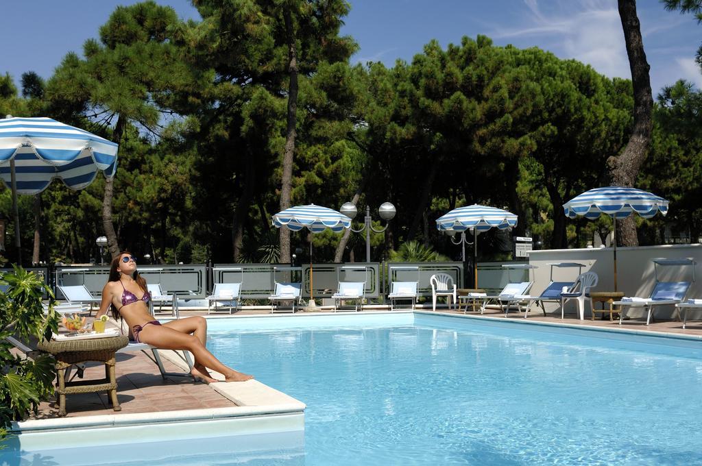 Hotel Imperiale Milano Marittima Exterior foto