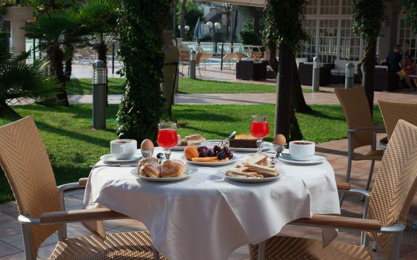 Hotel Imperiale Milano Marittima Exterior foto