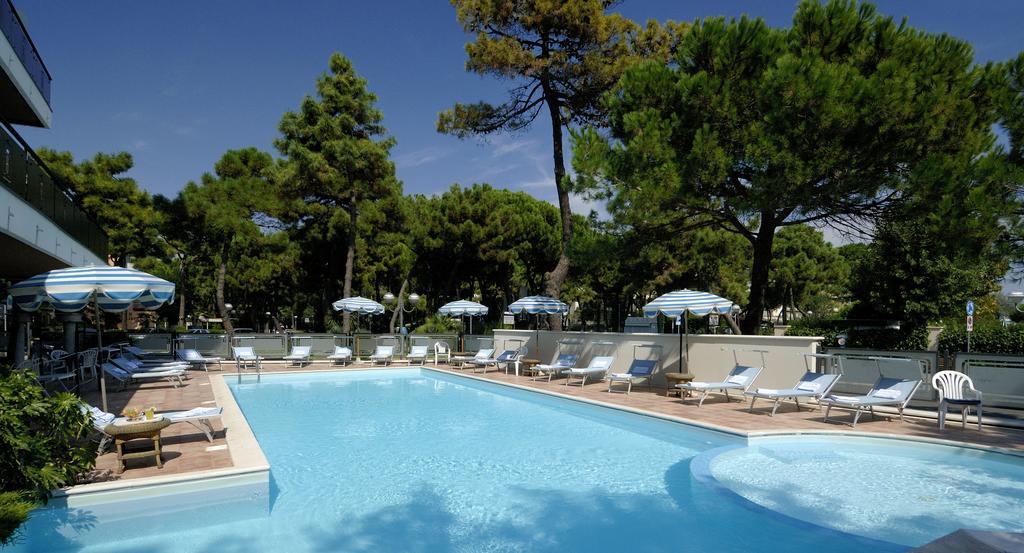 Hotel Imperiale Milano Marittima Exterior foto