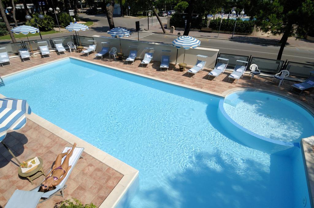 Hotel Imperiale Milano Marittima Exterior foto